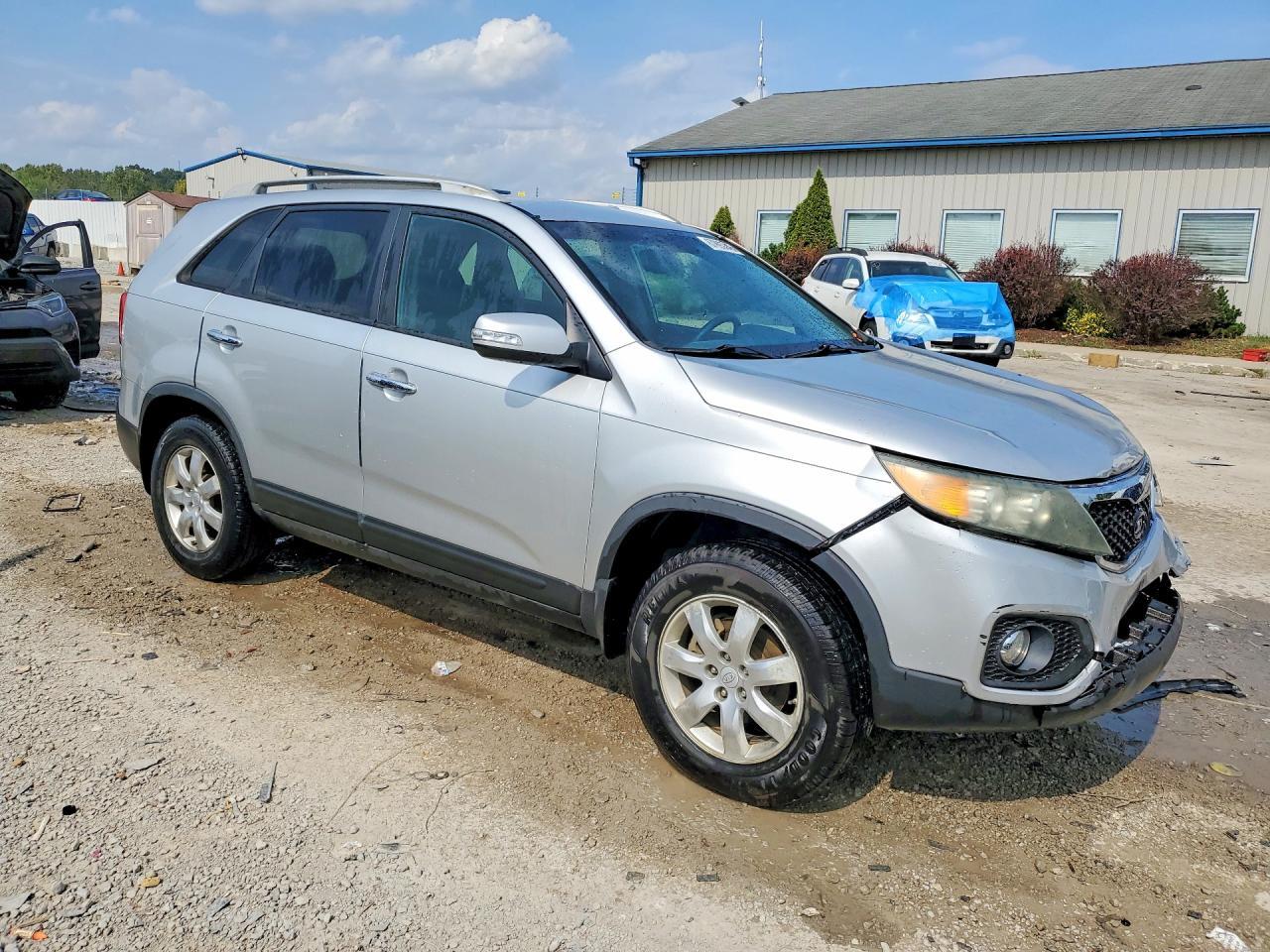 2011 KIA SORENTO LX — Фото 4 из 13