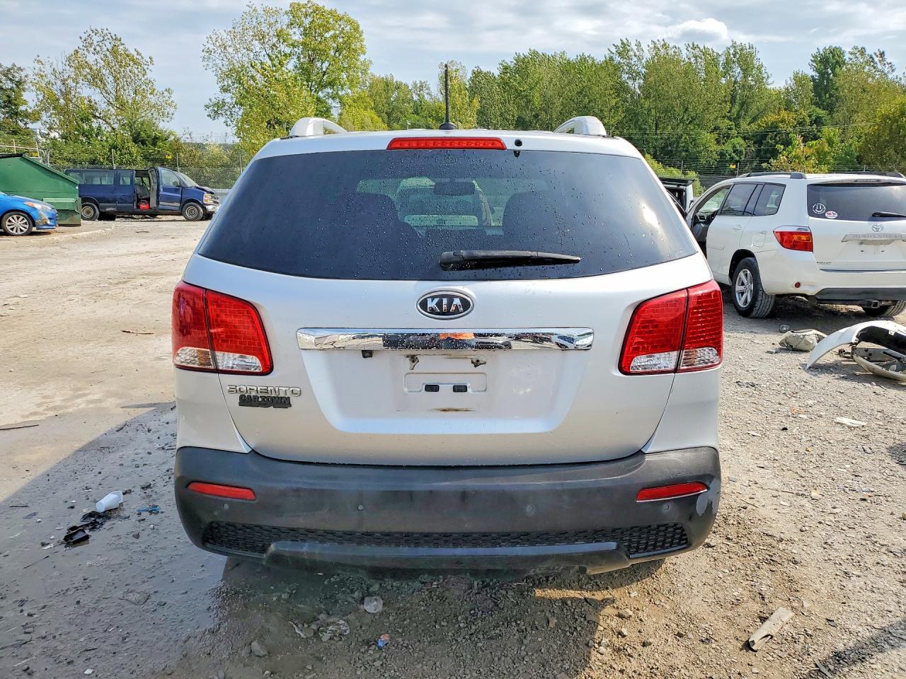 2011 KIA SORENTO LX — Фото 6 из 13