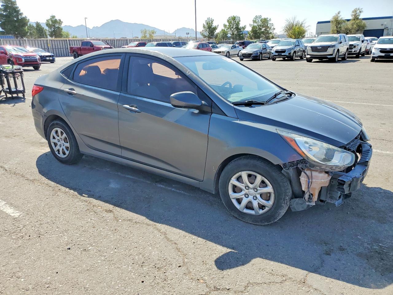 2012 HYUNDAI ACCENT GLS — Фото 4 из 12