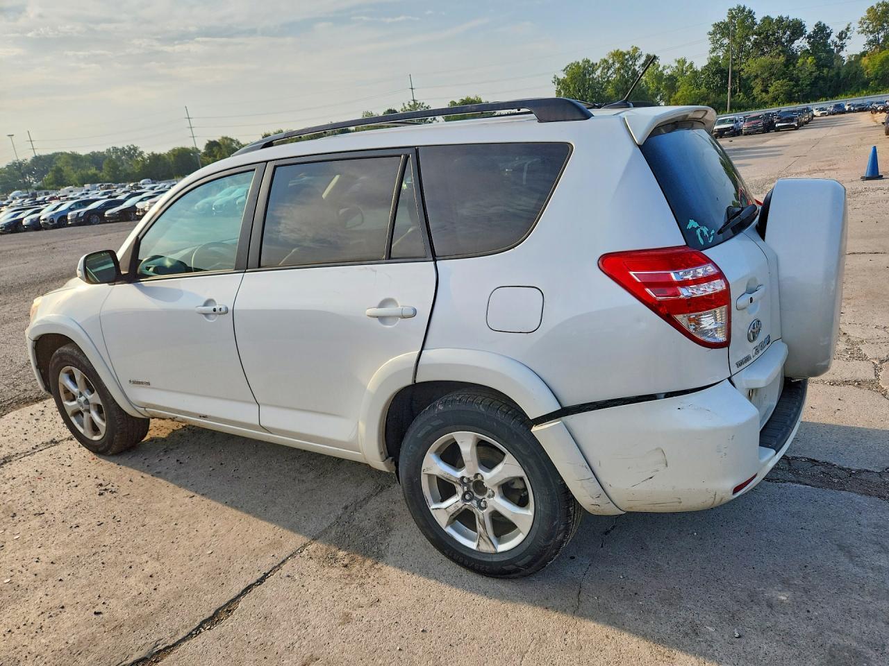 2010 TOYOTA RAV4 LIMITED — Фото 2 из 13