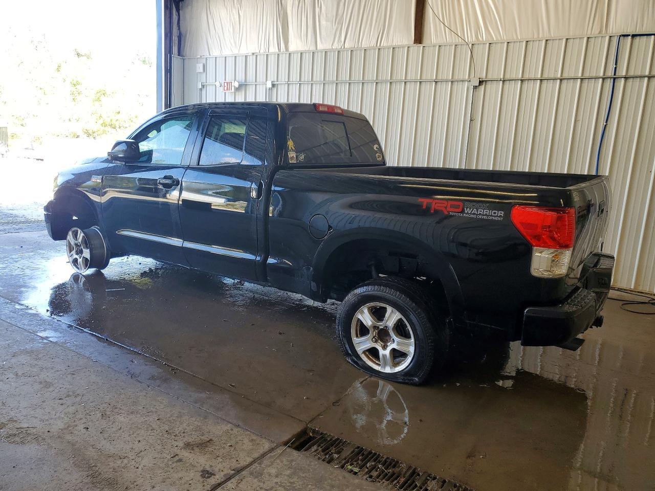 2010 TOYOTA TUNDRA DOUBLE CAB SR5 — Фото 2 из 12