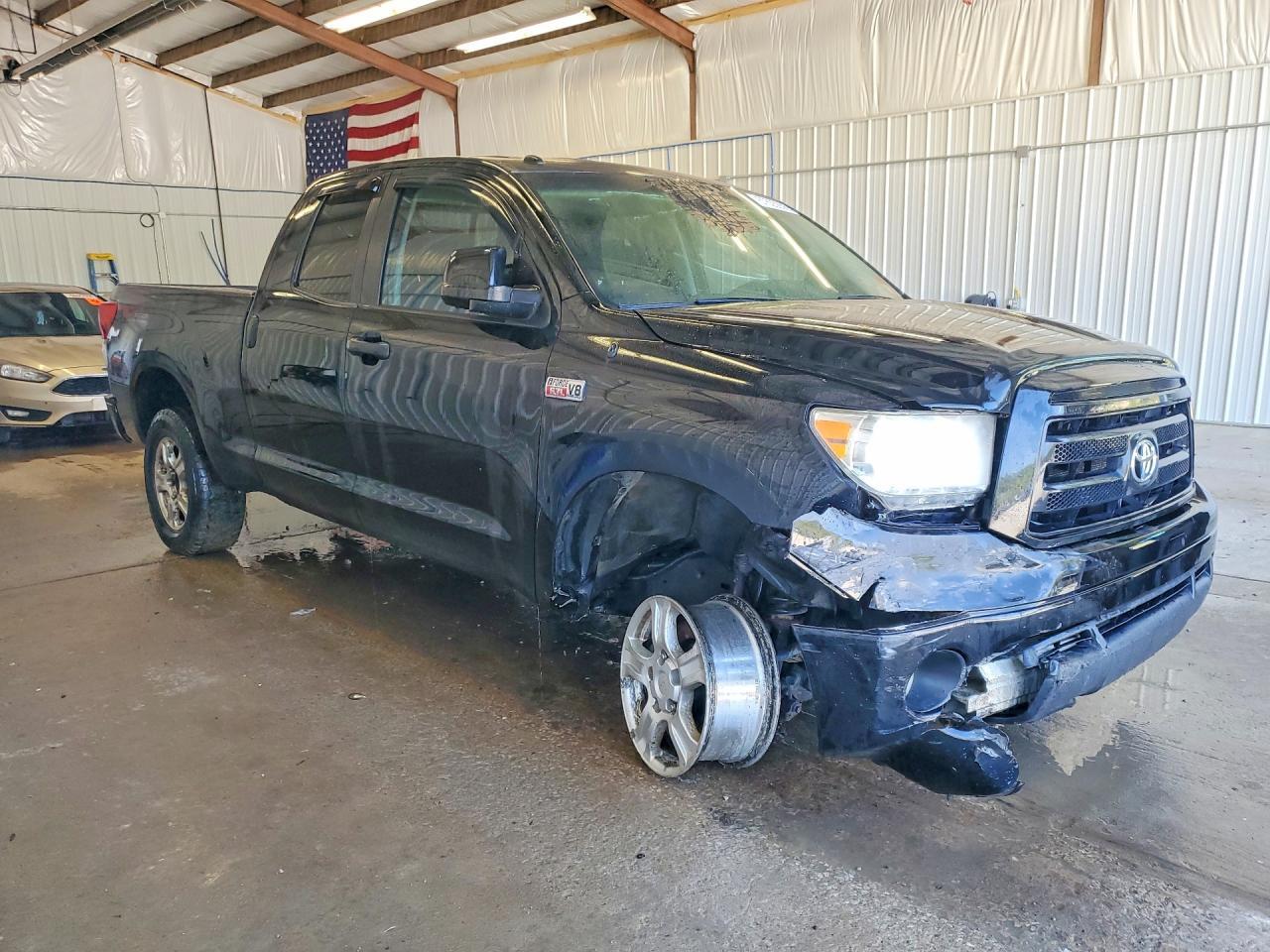 2010 TOYOTA TUNDRA DOUBLE CAB SR5 — Фото 4 из 12