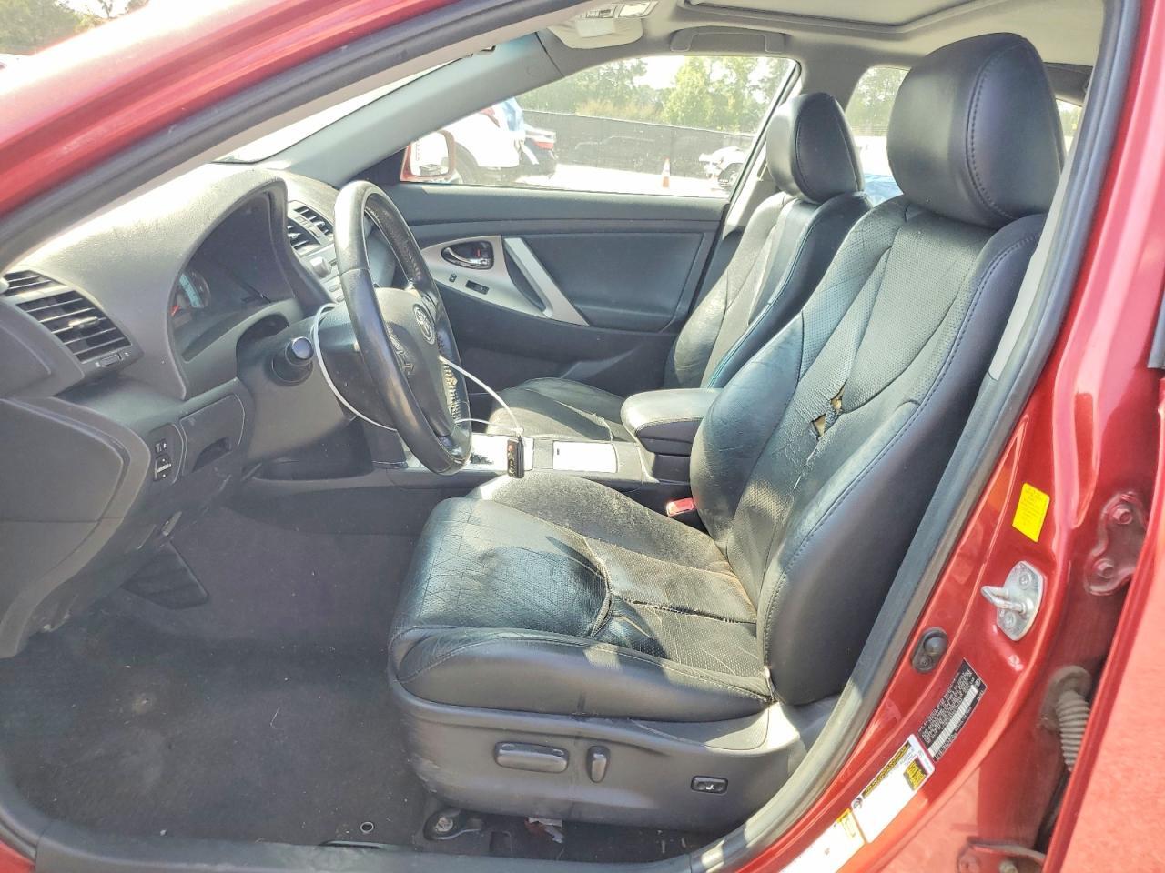 2011 TOYOTA CAMRY SE — Фото 7 из 12