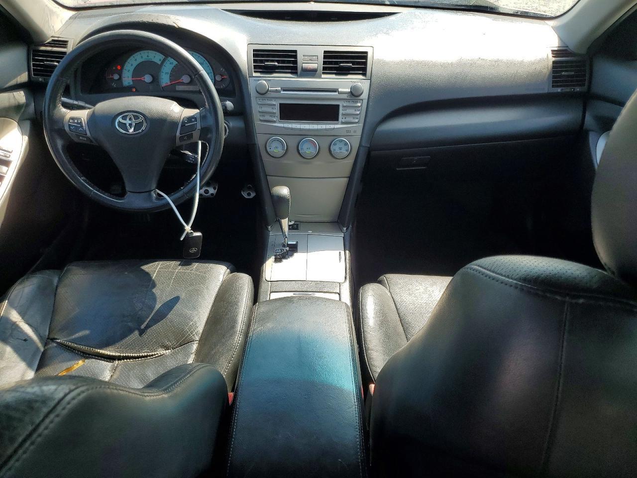 2011 TOYOTA CAMRY SE — Фото 8 из 12
