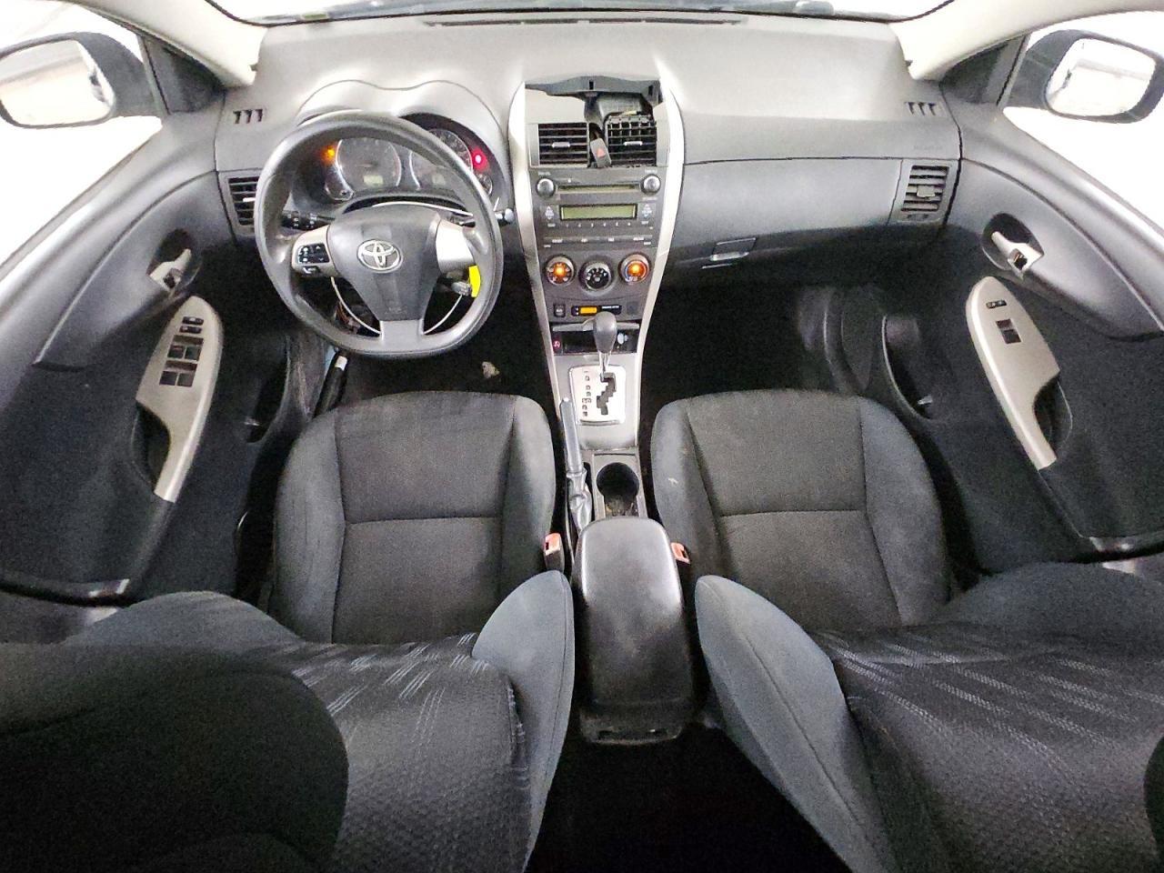 2011 TOYOTA COROLLA S — Фото 8 из 12