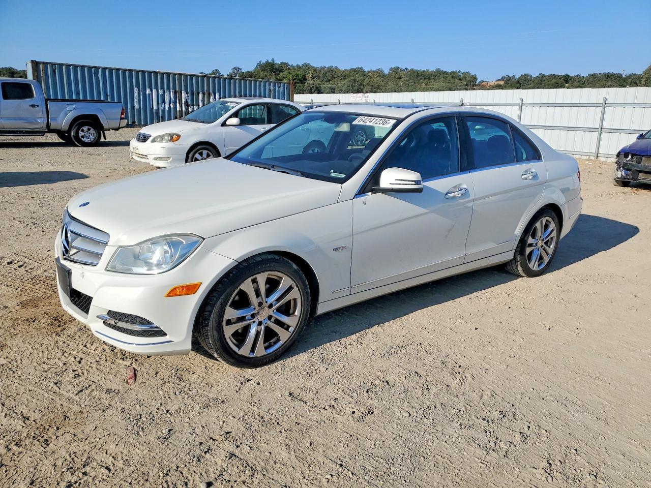2012 MERCEDES-BENZ C WDDGF4HBXCA650260