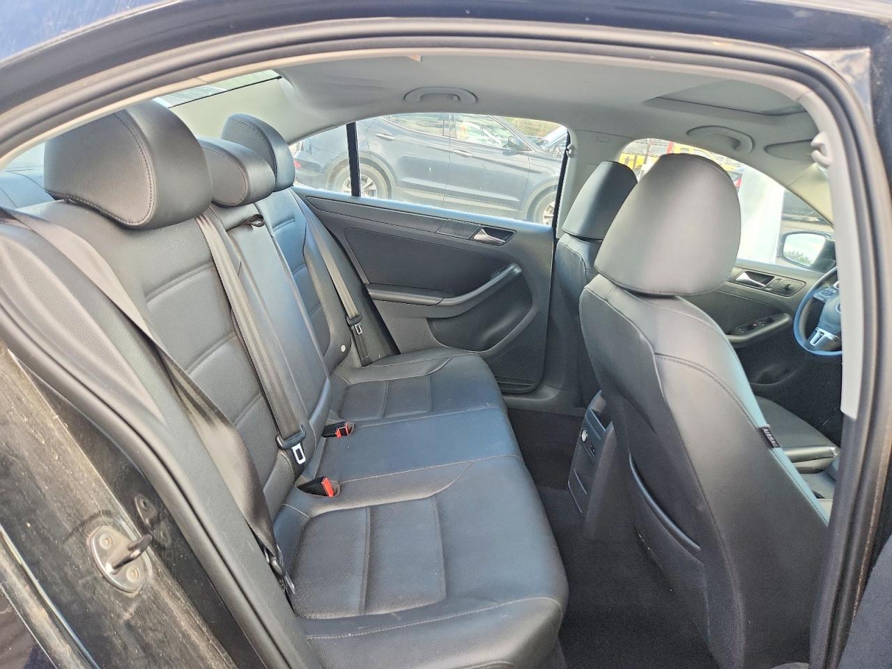 3VWDZ7AJ6BM347935 2011 VOLKSWAGEN JETTA photo no. 10