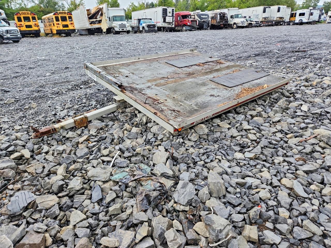 1995 TRITON  UTILITY TRAILER