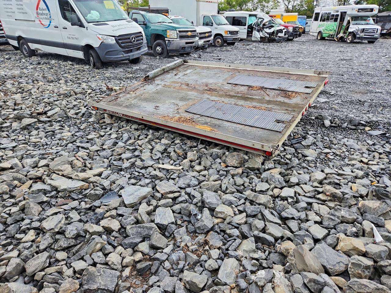 1995 TRITON  UTILITY TRAILER — Фото 2 из 9