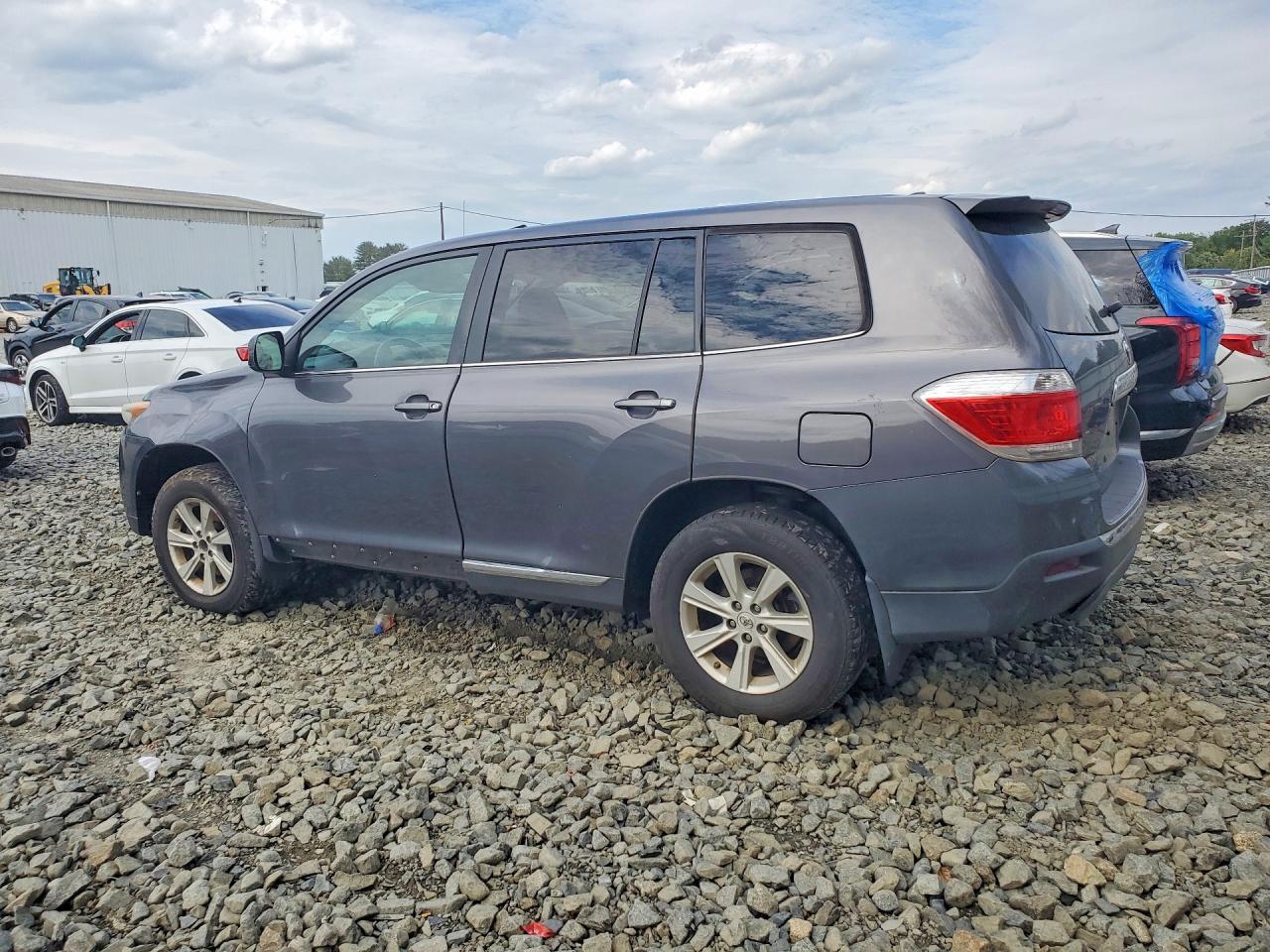 2012 TOYOTA HIGHLANDER BASE — Фото 2 из 13