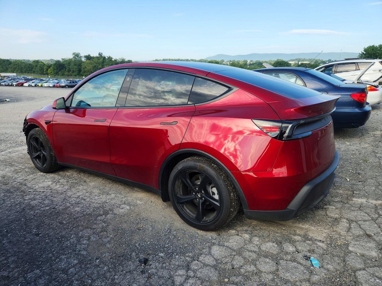 2026 TESLA MODEL Y — Фото 2 из 12