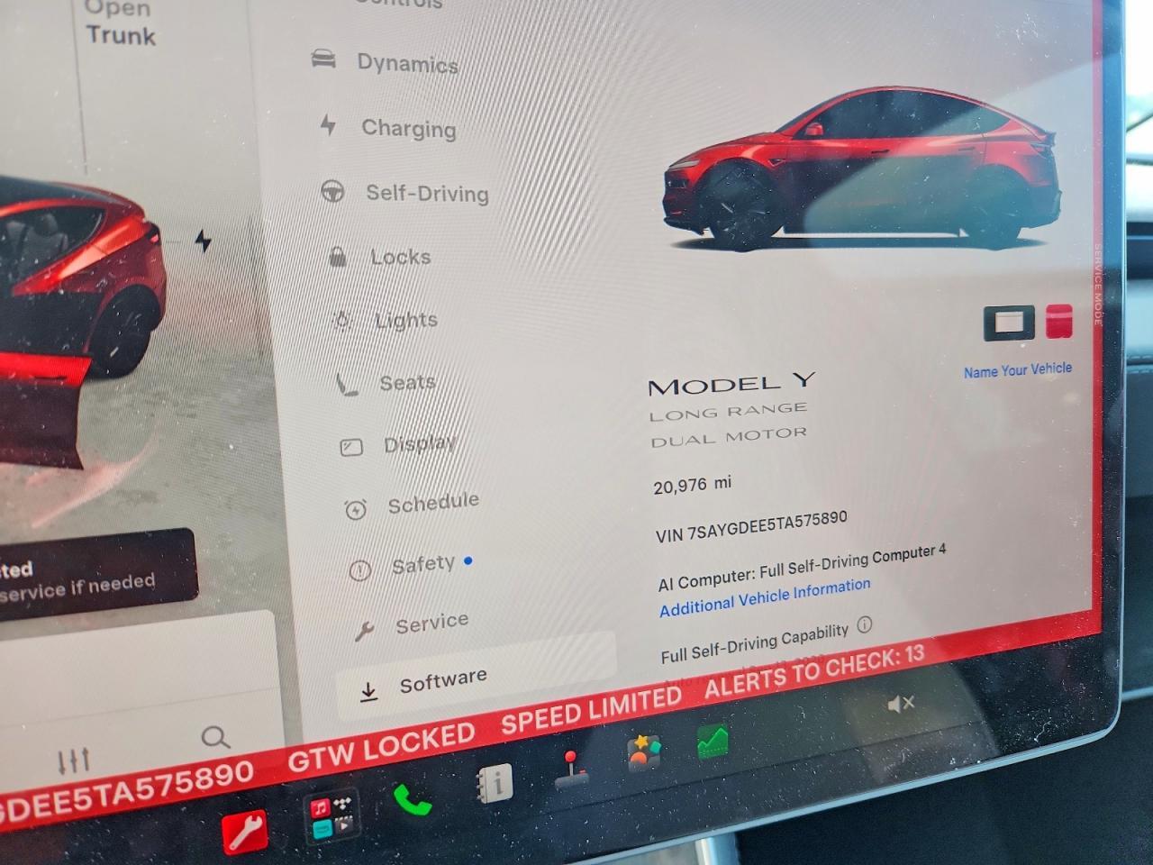 2026 TESLA MODEL Y — Фото 9 из 12