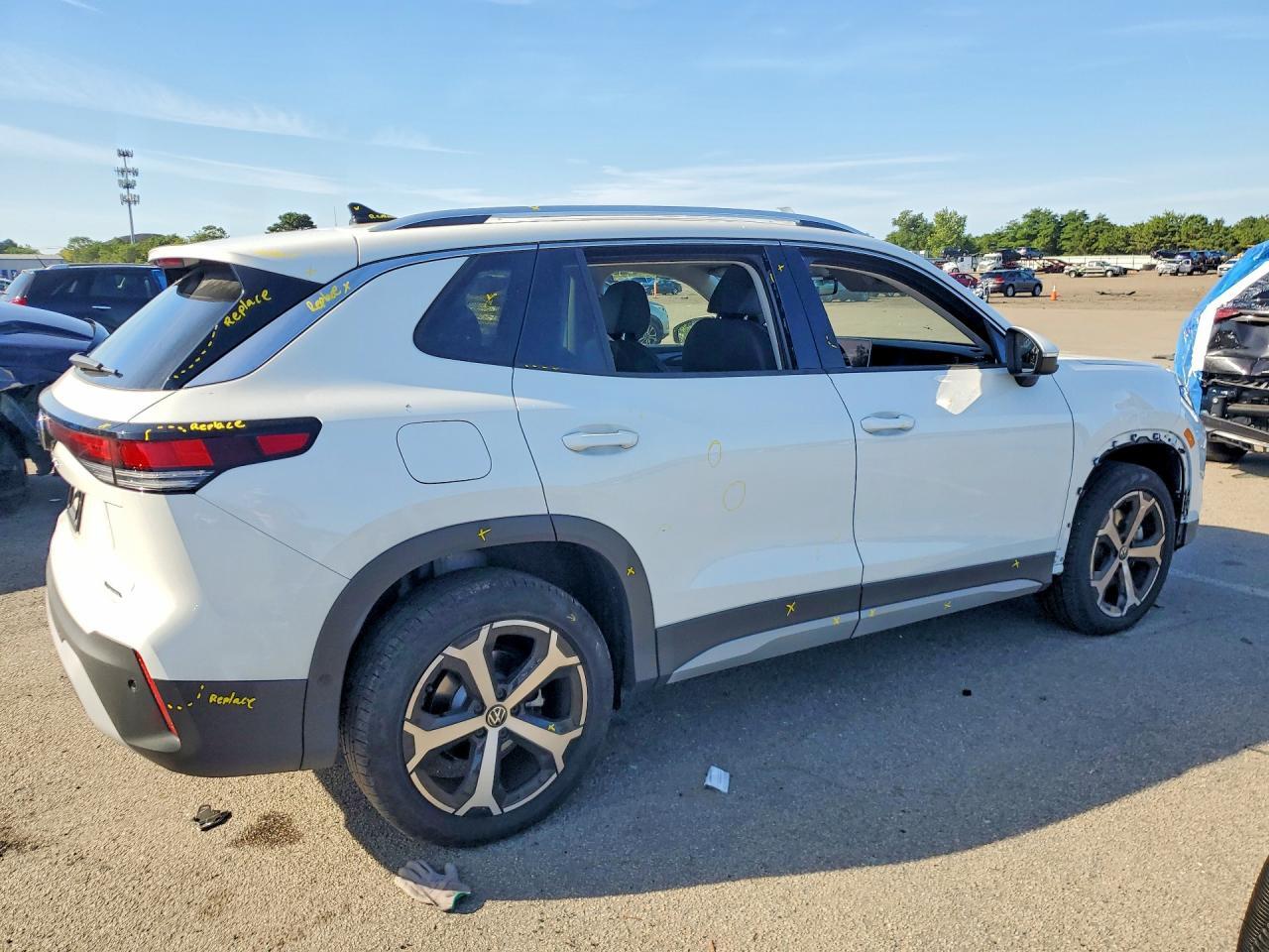 2026 VOLKSWAGEN TIGUAN SE — Фото 3 из 14