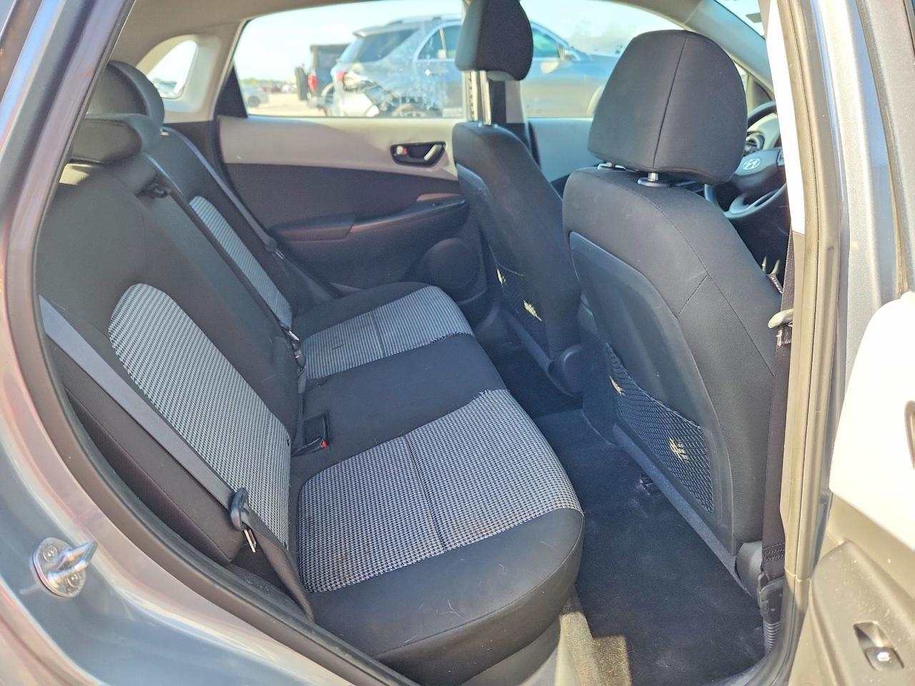 2019 HYUNDAI KONA SE — Фото 11 из 13