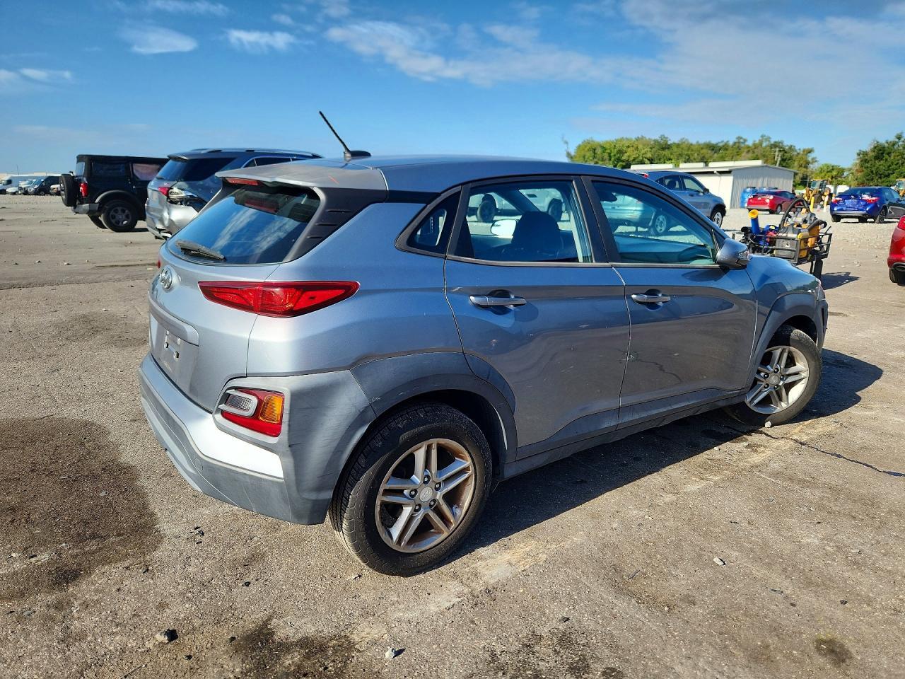 2019 HYUNDAI KONA SE — Фото 3 из 13