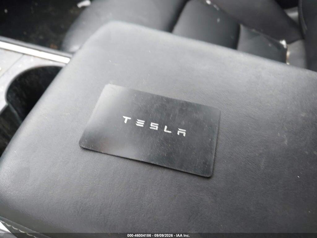 2022 TESLA MODEL 3 LONG RANGE DUAL MOTOR ALL-WHEEL DRIVE — Фото 11 из 16