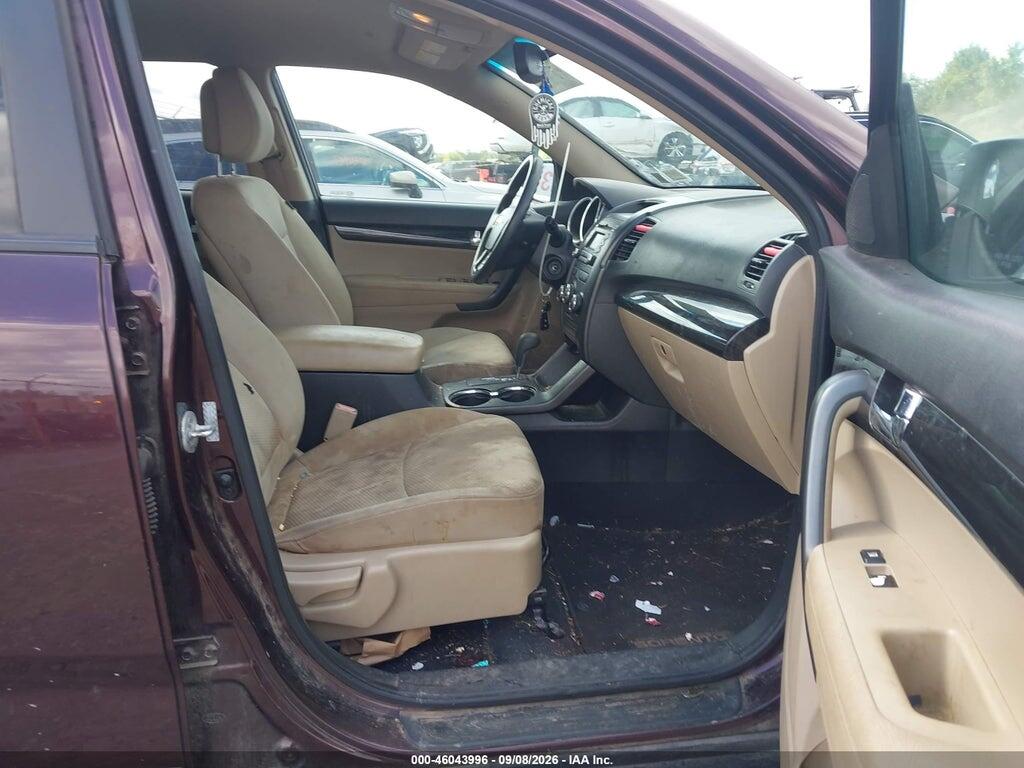 5XYKT4A26BG118302 2011 KIA SORENTO photo no. 5