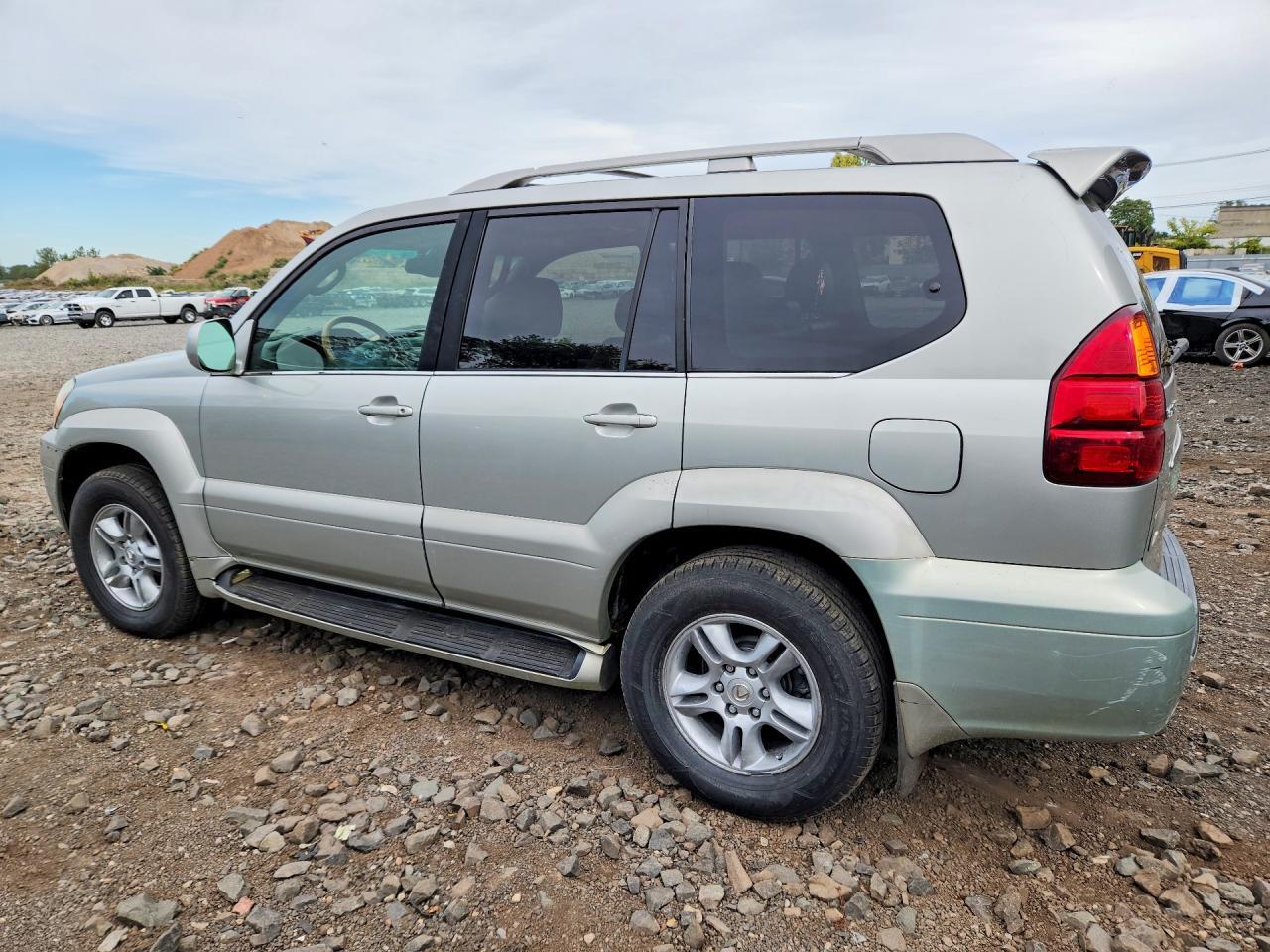2004 LEXUS GX 470 — Фото 2 из 13