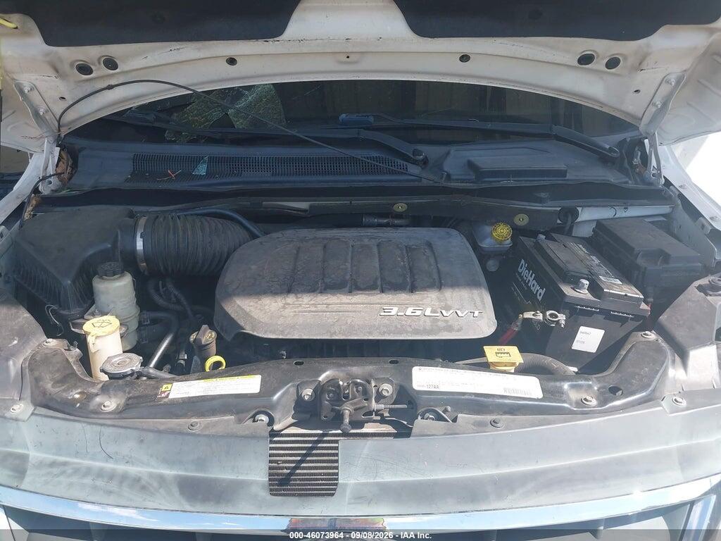 2V4RW3DG2BR789572 2011 VOLKSWAGEN ROUTAN photo no. 10