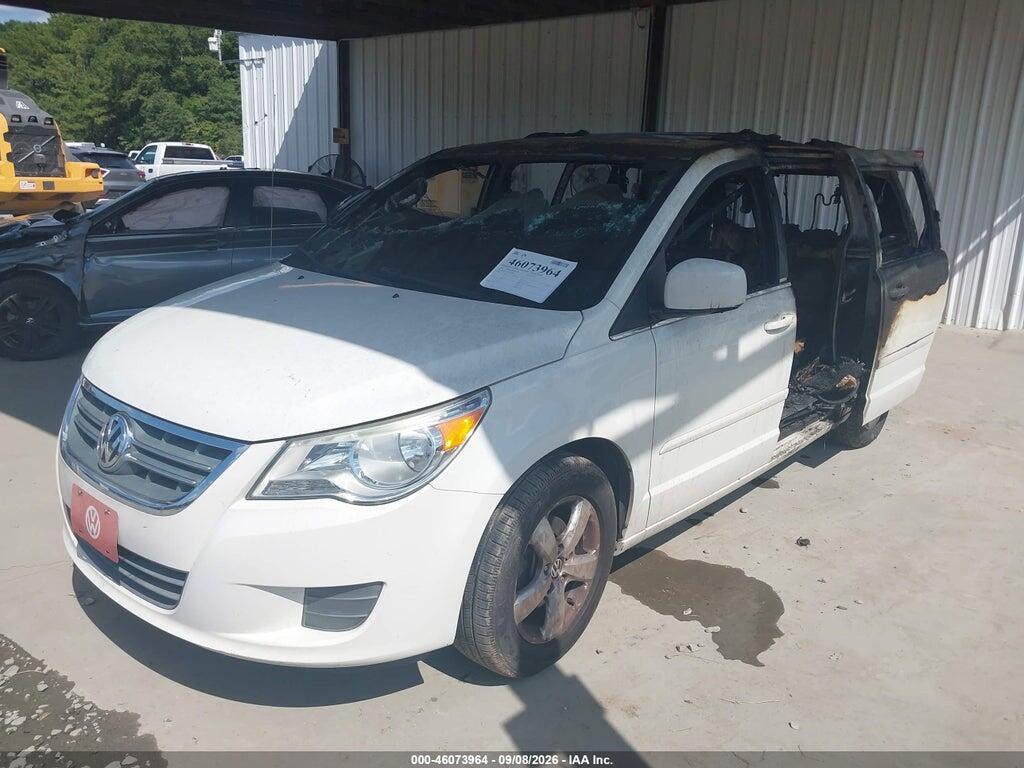 2V4RW3DG2BR789572 2011 VOLKSWAGEN ROUTAN photo no. 2