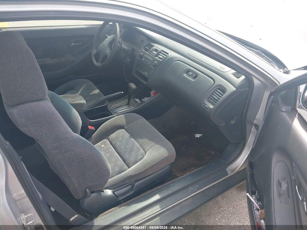 1HGCG32411A024928 2001 HONDA ACCORD photo no. 5