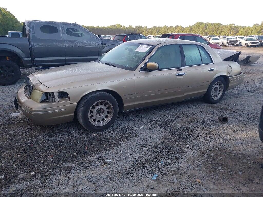 2FAFP74W6YX123902 2000 FORD CROWN VICTORIA photo no. 2