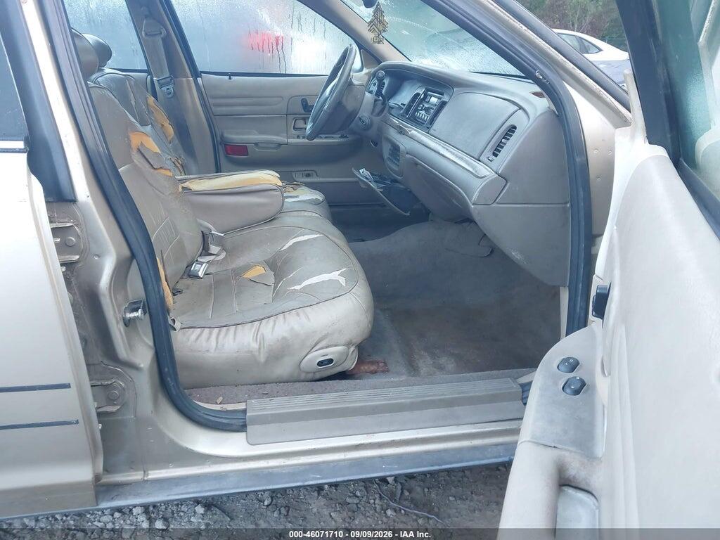 2FAFP74W6YX123902 2000 FORD CROWN VICTORIA photo no. 5