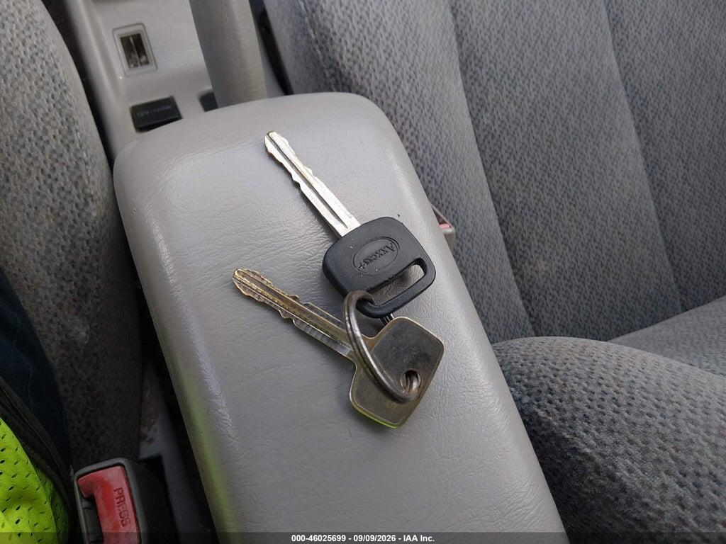 1NXBR12E51Z480832 2001 TOYOTA COROLLA photo no. 11