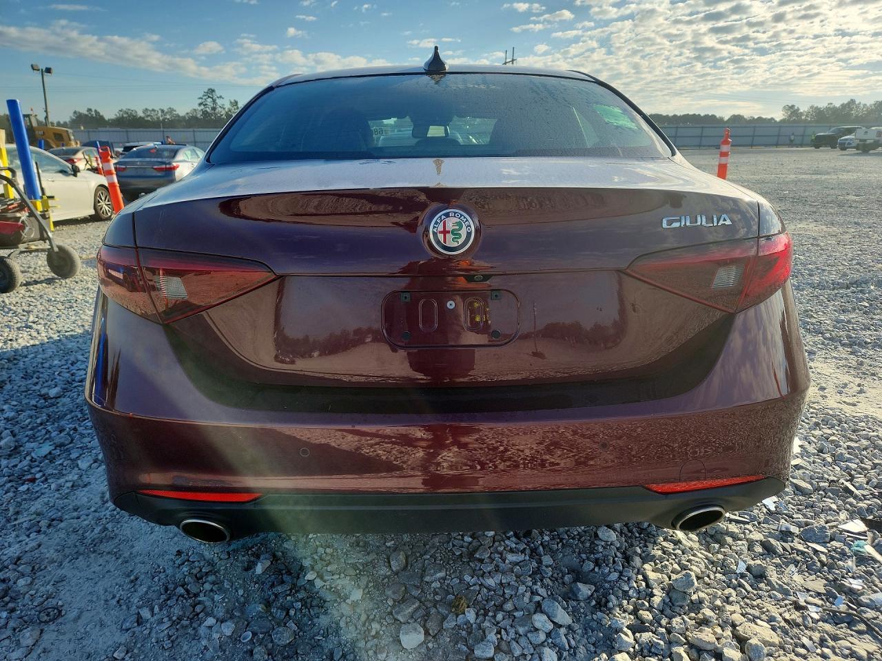 2019 ALFA ROMEO GIULIA TI — Фото 6 из 12
