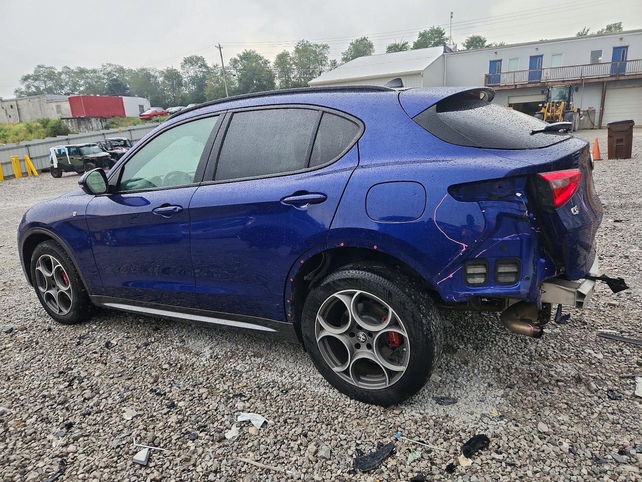 2022 ALFA ROMEO STELVIO TI — Фото 2 из 14