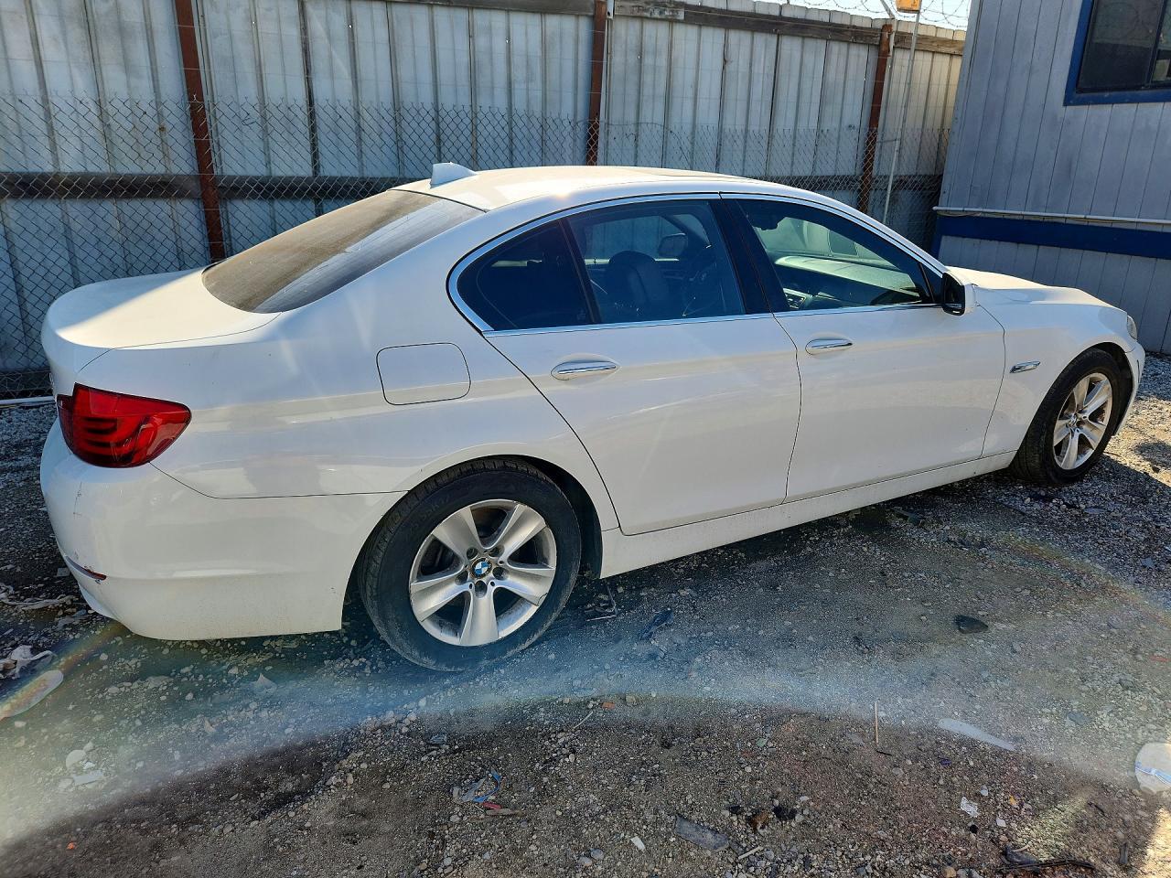 WBAXG5C53DDY36332 2013 BMW 528 photo no. 3