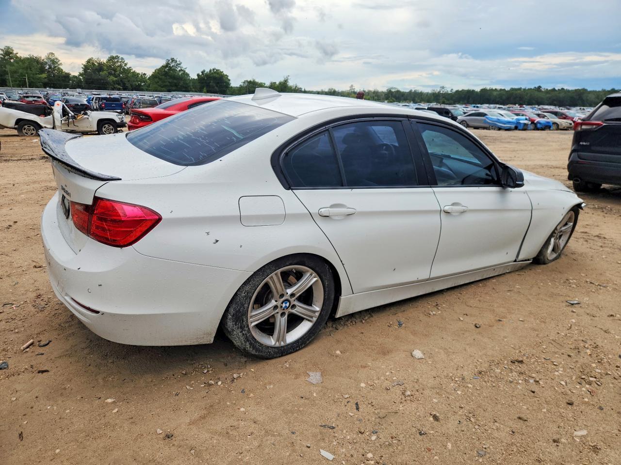 2015 BMW 328 I — Фото 3 из 12