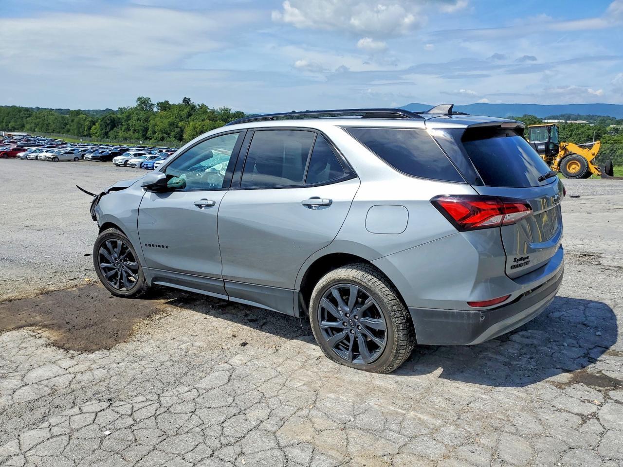 2024 CHEVROLET EQUINOX RS — Фото 4 из 16