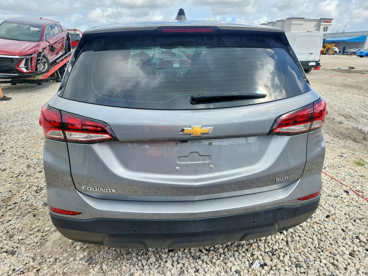 2024 CHEVROLET EQUINOX LS — Фото 6 из 12