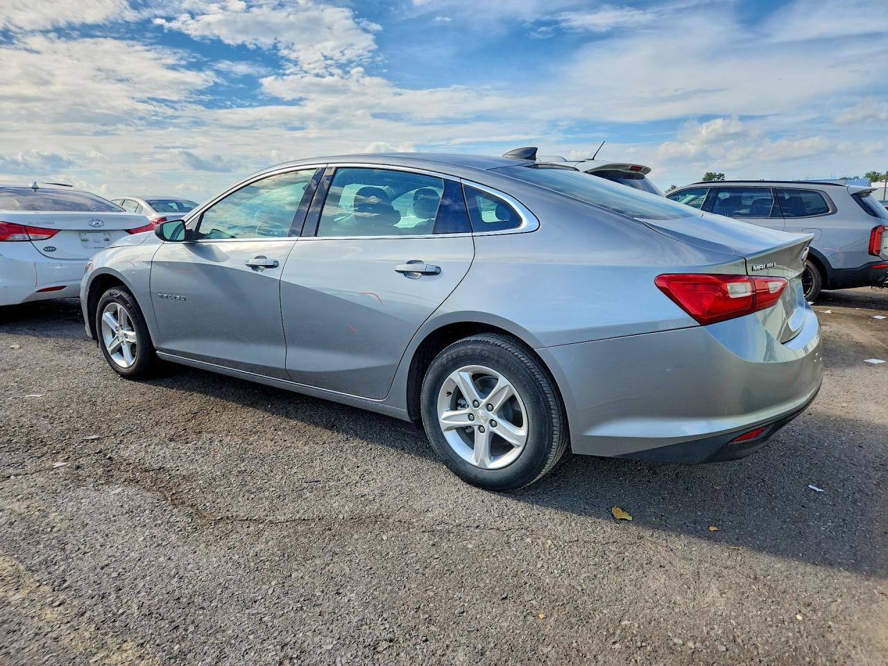 2024 CHEVROLET MALIBU LS — Фото 2 из 13