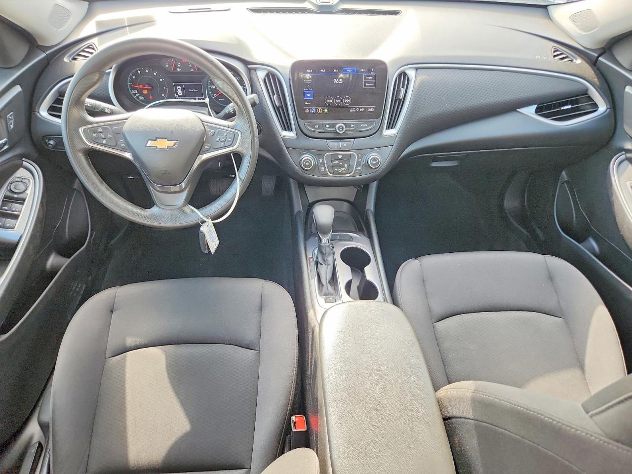 2024 CHEVROLET MALIBU LS — Фото 8 из 13