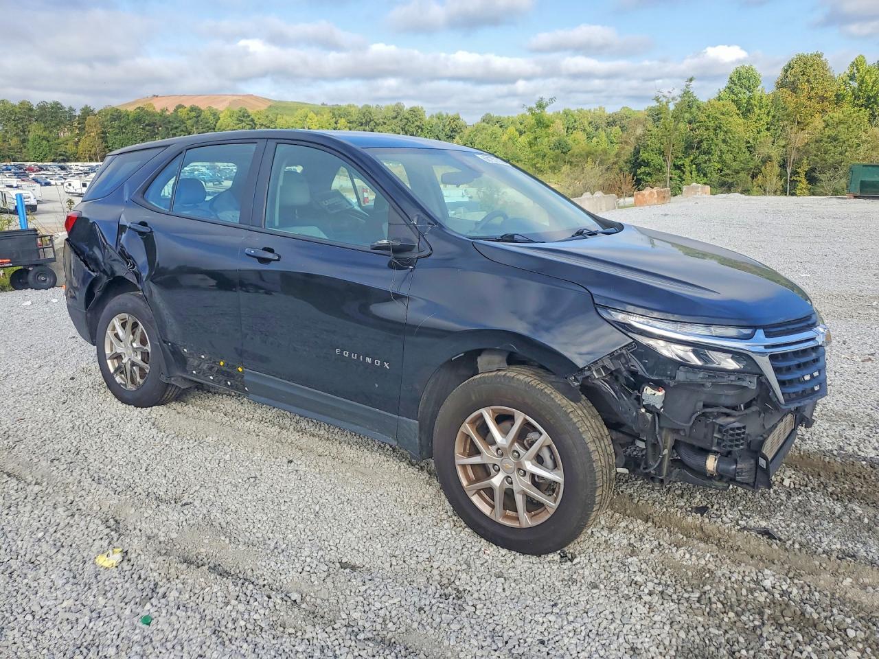 2022 CHEVROLET EQUINOX LS — Фото 4 из 13