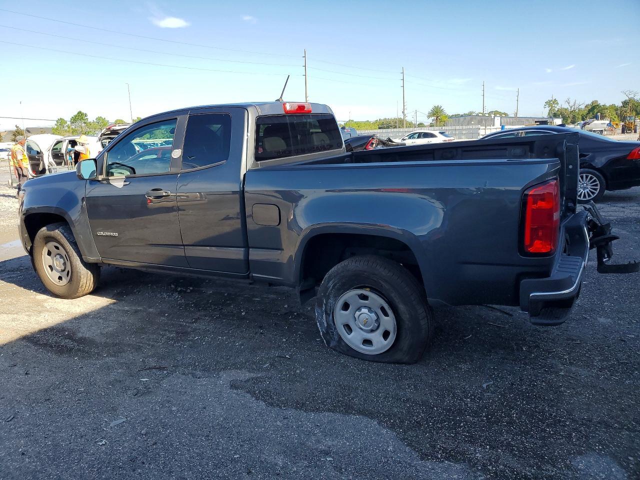 2017 CHEVROLET COLORADO — Фото 2 из 13