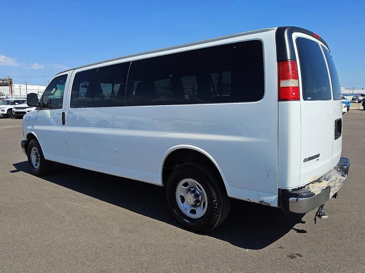 1GAZGPFG1G1289788 2016 CHEVROLET EXPRESS G3500 photo no. 2