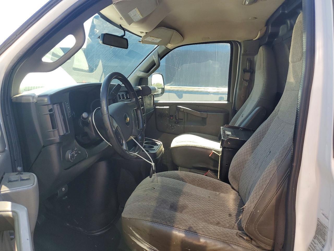 2017 CHEVROLET EXPRESS G2500 — Фото 7 из 13