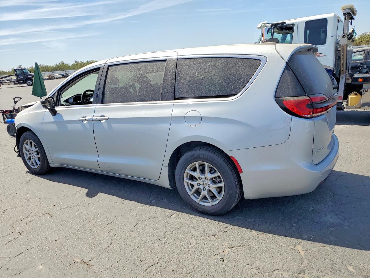2024 CHRYSLER PACIFICA TOURING L — Фото 2 из 14