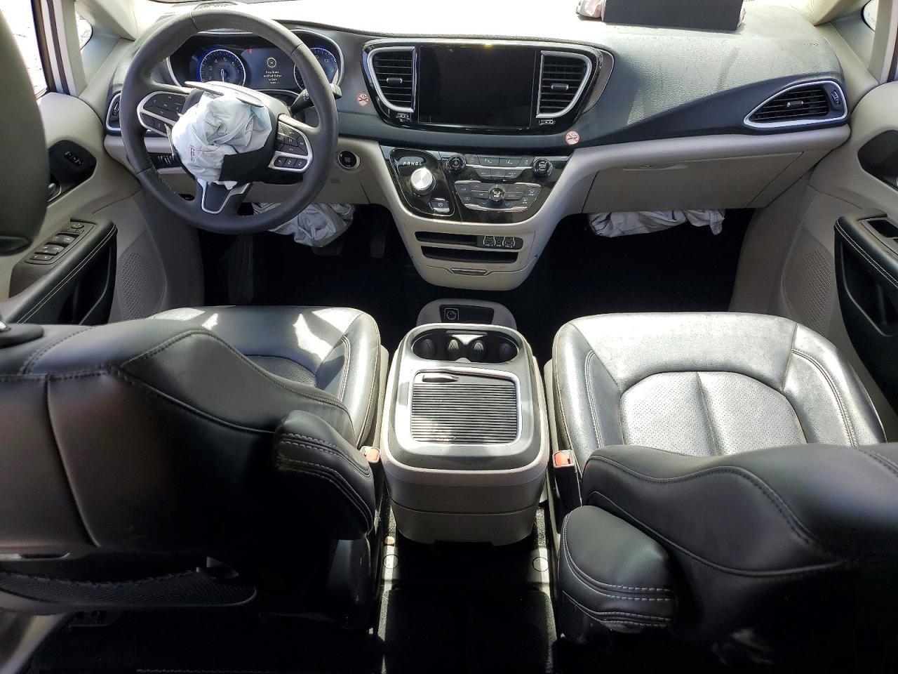 2024 CHRYSLER PACIFICA TOURING L — Фото 8 из 14