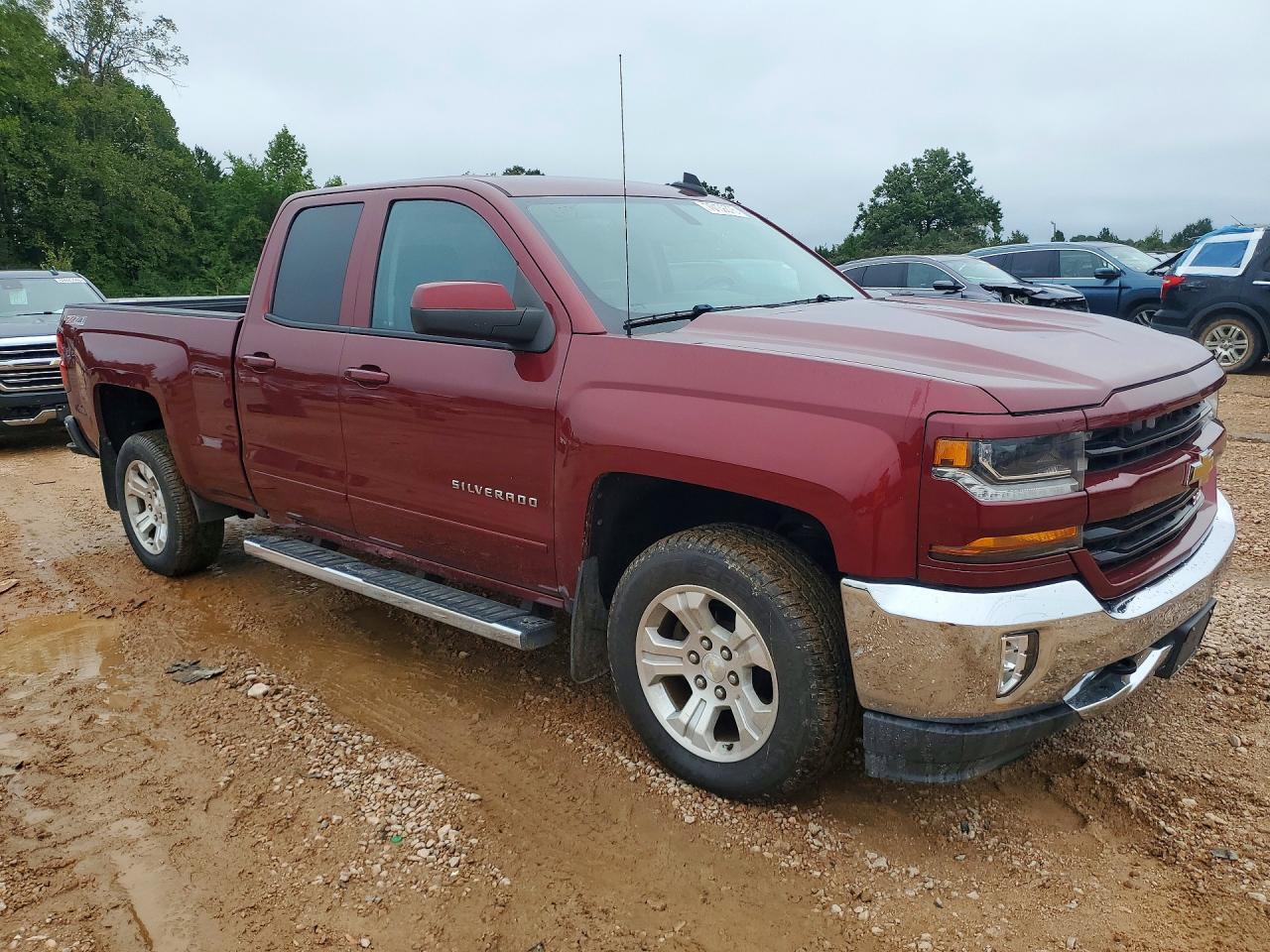 2017 CHEVROLET SILVERADO K1500 LT — Фото 4 из 12