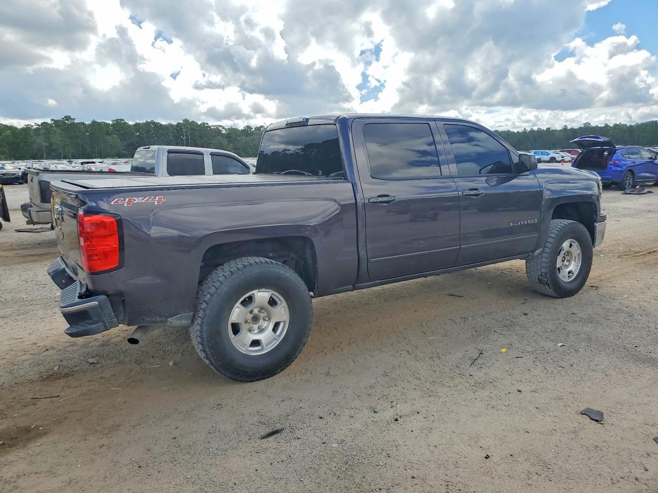 2015 CHEVROLET SILVERADO K1500 LT — Фото 3 из 12