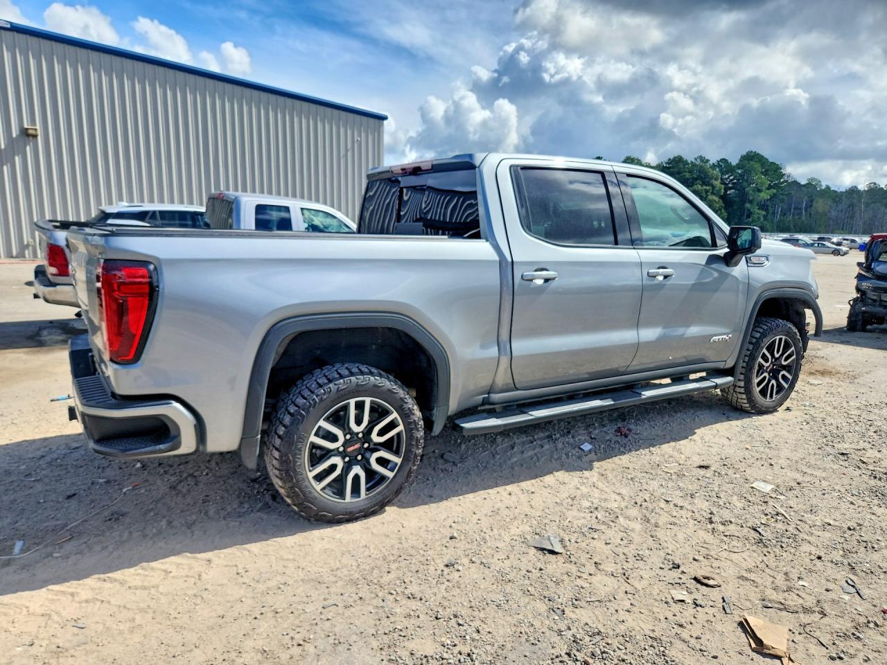 2024 GMC SIERRA K1500 AT4 — Фото 3 из 12