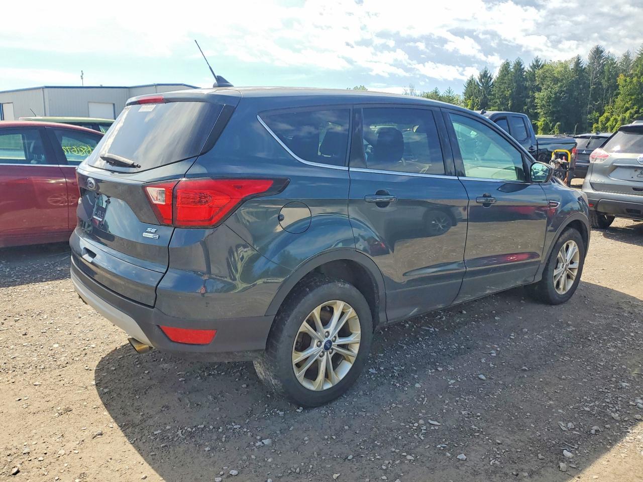 2019 FORD ESCAPE SE — Фото 3 из 13
