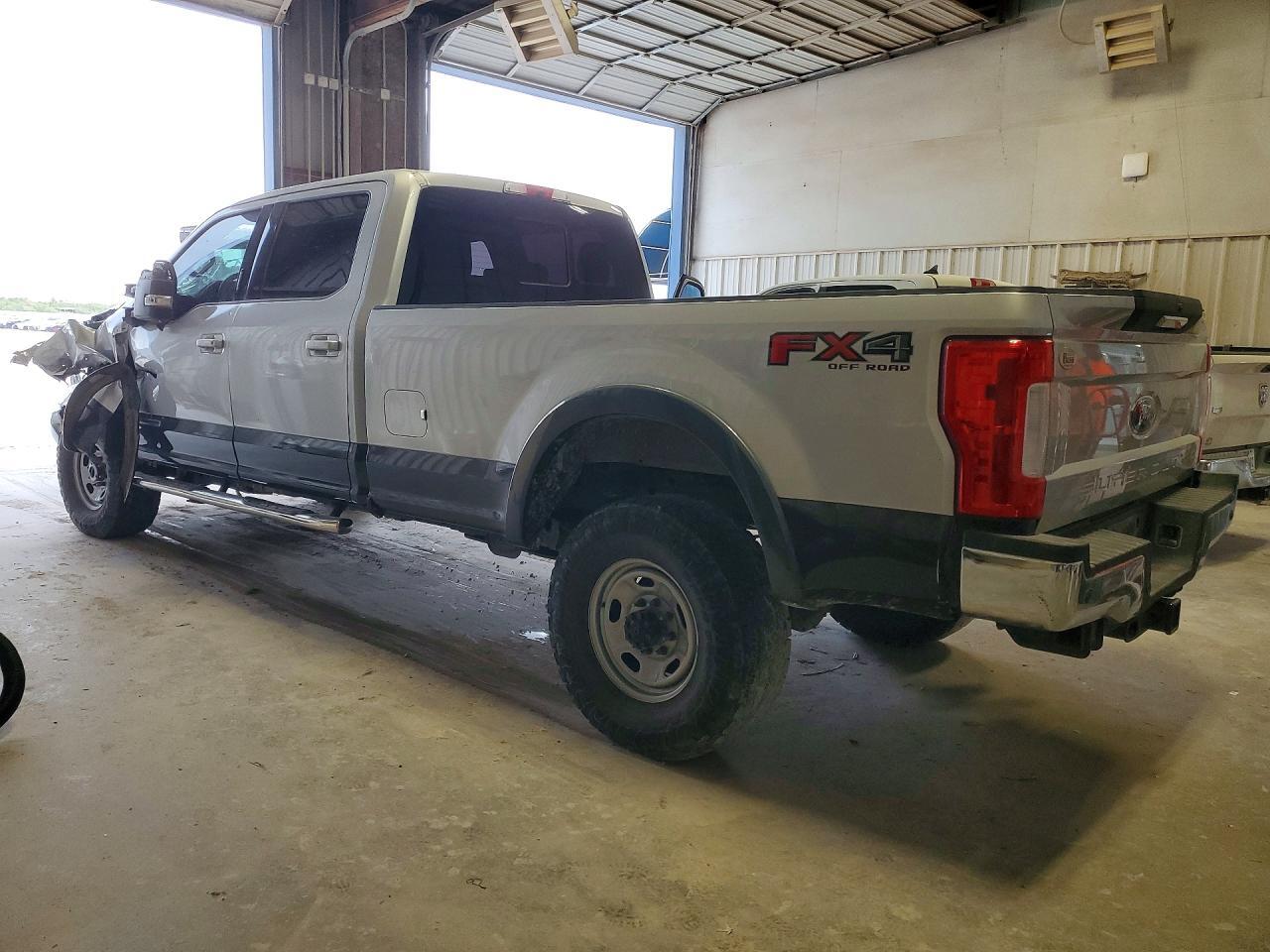 1FT8W3BT2HED16735 2017 FORD F350 photo no. 2