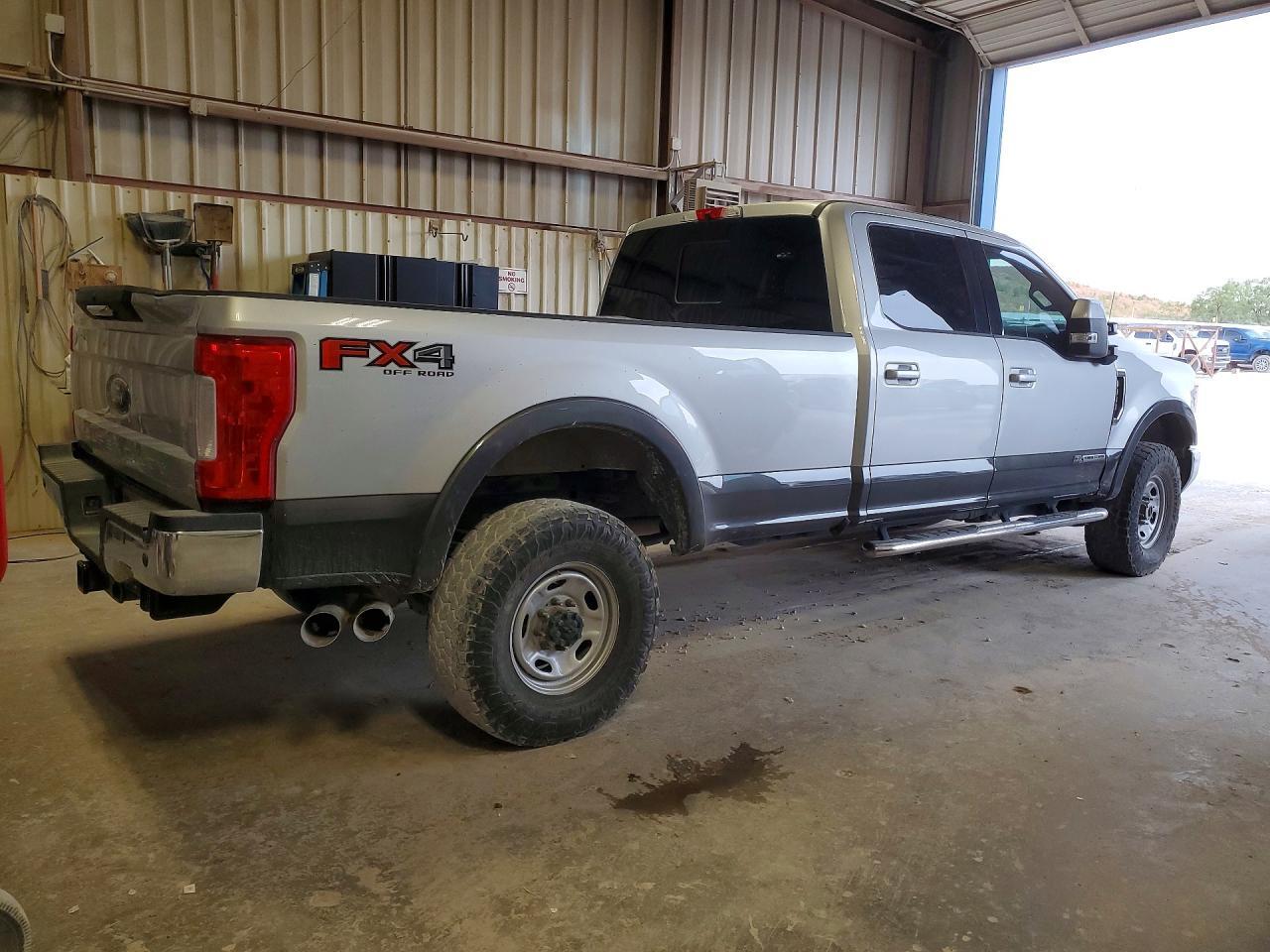 1FT8W3BT2HED16735 2017 FORD F350 photo no. 3