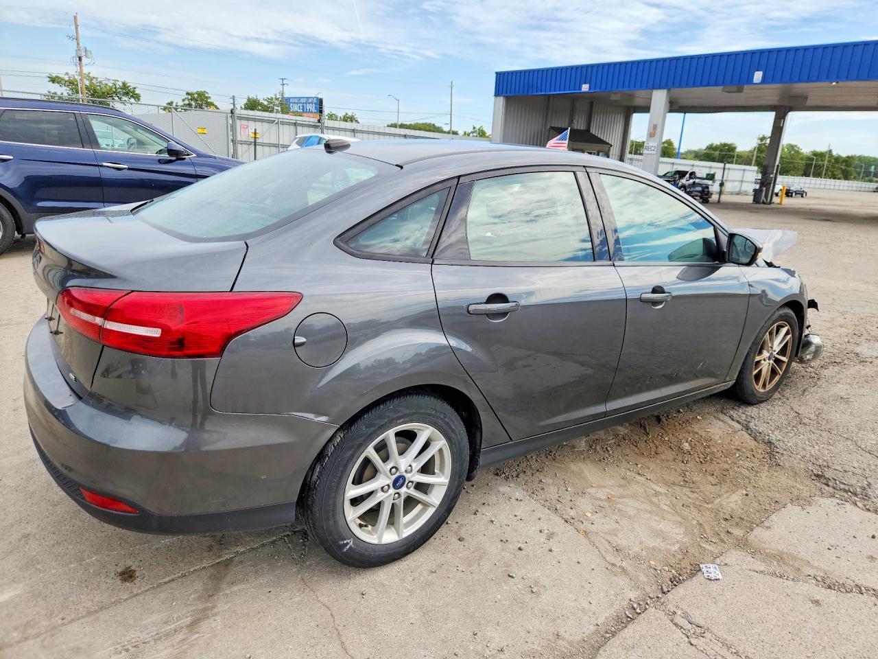 2017 FORD FOCUS SE — Фото 3 из 12