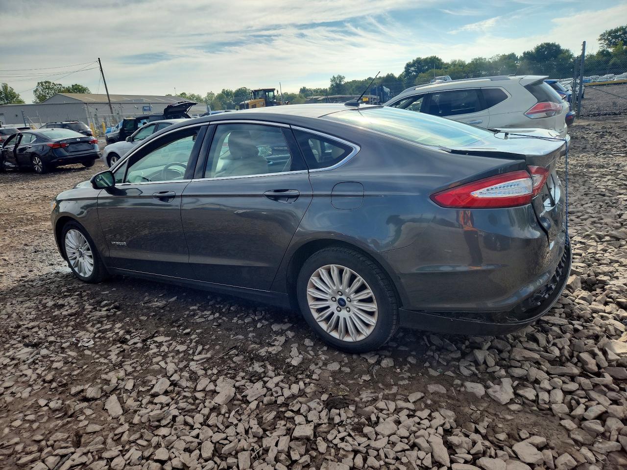 2015 FORD FUSION SE HYBRID — Фото 2 из 12